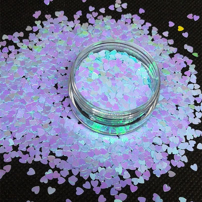 Excelente efecto de arte de uñas mini en forma de corazón Decoraciones de arte de uñas 3D con material de poliéster y efecto duradero