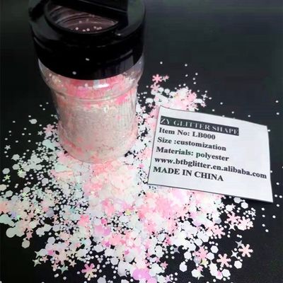 Crear un país de las maravillas de invierno con nuestra nieve de Navidad en forma de brillo en grandes cantidades de materiales grandes mezclar forma de brillo en polvo