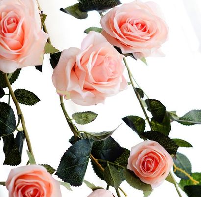 Las rosas artificiales de seda son perfectas para ocasiones como el Día de la Tierra, la boda, la decoración de la cuna, el Halloween, la graduación del Día de la Madre.
