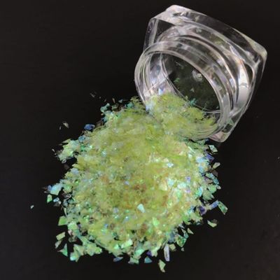 Excelente efecto de arte de uñas 2025 Irregulares Chunky Glitter Flakes Decoraciones Color brillante de caramelo para la ocasión de Navidad