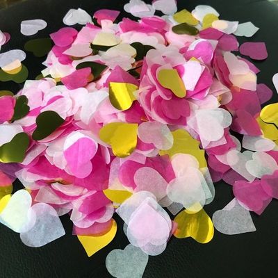 Haz que tu fiesta de vacaciones se destaque con confeti de papel de tejido cardíaco en colores personalizados