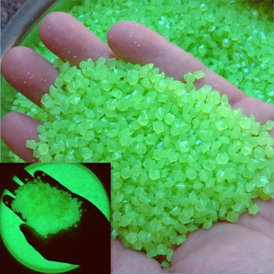 Partículas fluorescentes hechas a mano en piedras luminosas ecológicas para pasarelas de jardín Decoración esencial