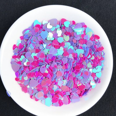 No tóxico 1MM 3MM 4MM Corazón de forma de corazón mezclado Sequins para la fiesta de bodas Decoración del hogar en colores personalizados de stock