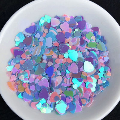 No tóxico 1MM 3MM 4MM Corazón de forma de corazón mezclado Sequins para la fiesta de bodas Decoración del hogar en colores personalizados de stock