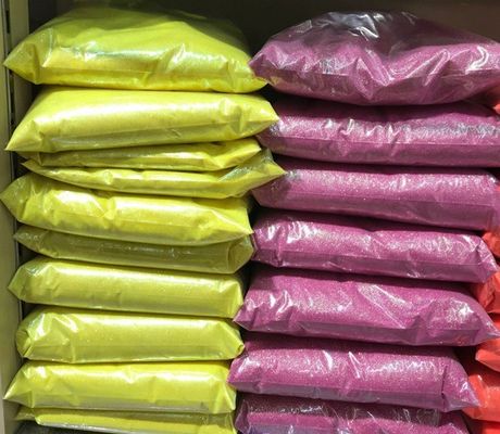 Polvo de brillo en forma de perro en colores personalizados para brillo metálico de oro de poliéster