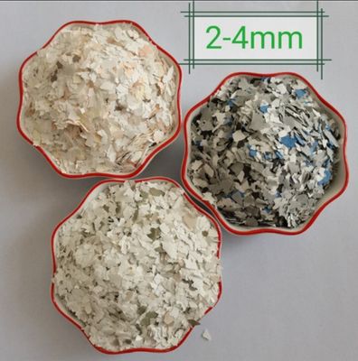 Agregue un poco de brillo a su aspecto de Halloween con copos de biotita y hoja compuesta de arte de uñas Mica