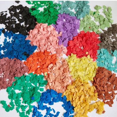 Agregue un poco de brillo a su aspecto de Halloween con copos de biotita y hoja compuesta de arte de uñas Mica
