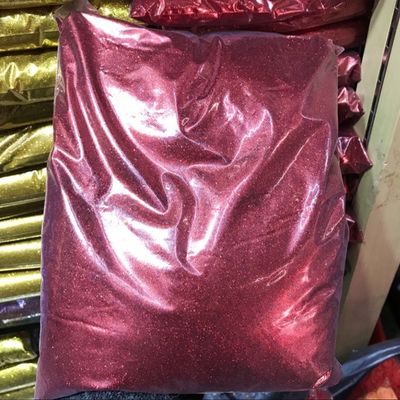Polvo de brillo en forma de perro en colores personalizados para brillo metálico de oro de poliéster