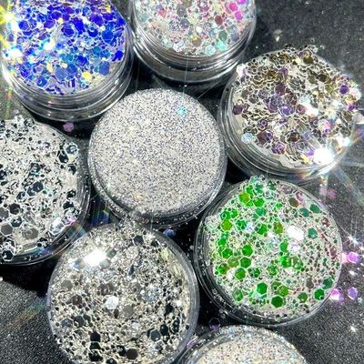 Tamaño de bricolaje Diamante Polvo Brillo Plata Brillo Polvo Destacar el maquillaje de la fiesta Un cambio de juego para la belleza de las uñas