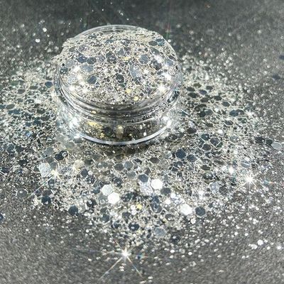 Tamaño de bricolaje Diamante Polvo Brillo Plata Brillo Polvo Destacar el maquillaje de la fiesta Un cambio de juego para la belleza de las uñas