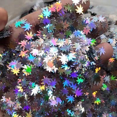 OEM Stock Poliéster Holográfico Plata Marahuana Hoja Brillante Formas de Fiesta Formas de ventaja Stock OEM ventaja de la fiesta