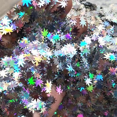 OEM Stock Poliéster Holográfico Plata Marahuana Hoja Brillante Formas de Fiesta Formas de ventaja Stock OEM ventaja de la fiesta
