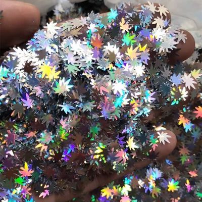 OEM Stock Poliéster Holográfico Plata Marahuana Hoja Brillante Formas de Fiesta Formas de ventaja Stock OEM ventaja de la fiesta