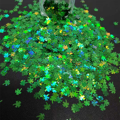 Método de impresión 1 color y excelente efecto de arte de uñas para el día de San Patricio Cuatro hojas de trébol forma brillante