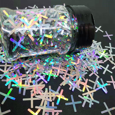 Excelente efecto de arte de uñas con letras brillantes en forma de almendras y huellas de bebé