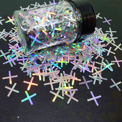 Excelente efecto de arte de uñas con letras brillantes en forma de almendras y huellas de bebé