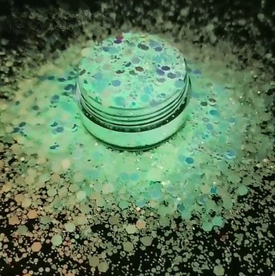Día de la Tierra Confetti con formas de animales en polvo de brillo luminoso no tóxico con mezclas gruesas
