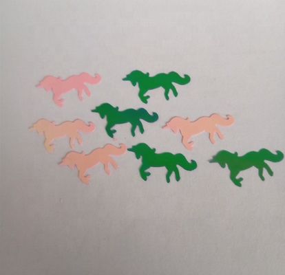Suministro de colores personalizados Poliéster Unicornio Caballo forma de brillo para decoración Artesanía y entusiastas del Holo en todo el mundo