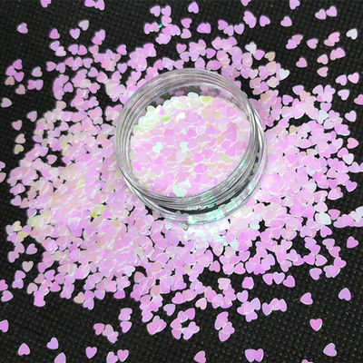 Excelente efecto de arte de uñas mini en forma de corazón Decoraciones de arte de uñas 3D con material de poliéster y efecto duradero