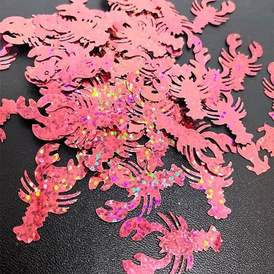 Añade un poco de brillo a tu hogar con un adorno en forma de langosta brillante