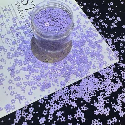 Poliéster Flor de ciruela Flores de uñas Arte brillante Sequins Polvo acrílico Estrella de corazón a granel Envasado Mínimo 1 kg con Sequins de 3 mm